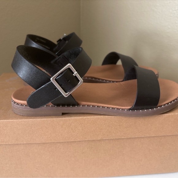 Steve Madden Black Sandals - Picture 3 of 5